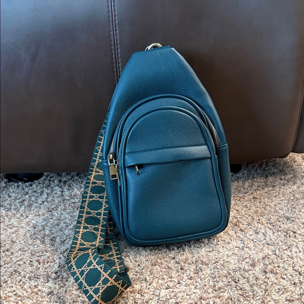 Stylish Green Sling Bag